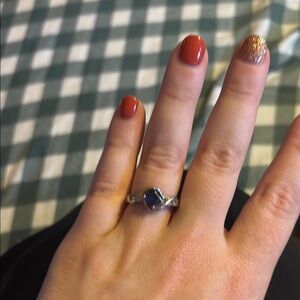 Elegant Sapphire Gemstone Women's Ring